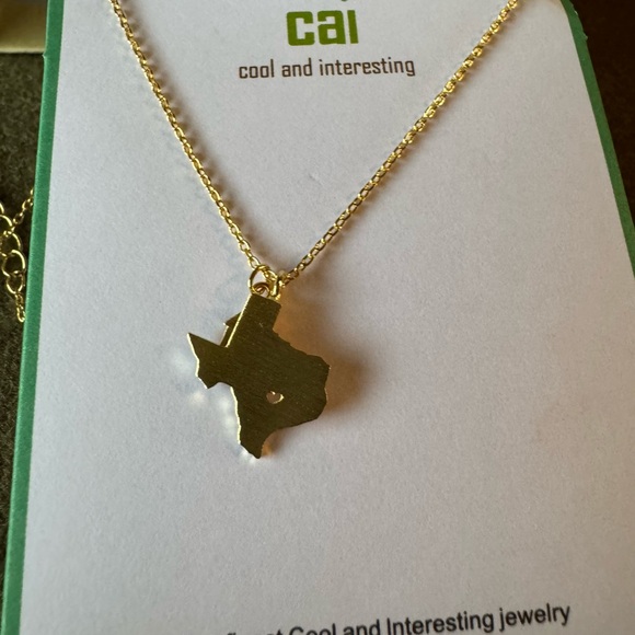 Cool and Interesting Gold Texas state necklace.  Super cute!  16” length. - Picture 4 of 4